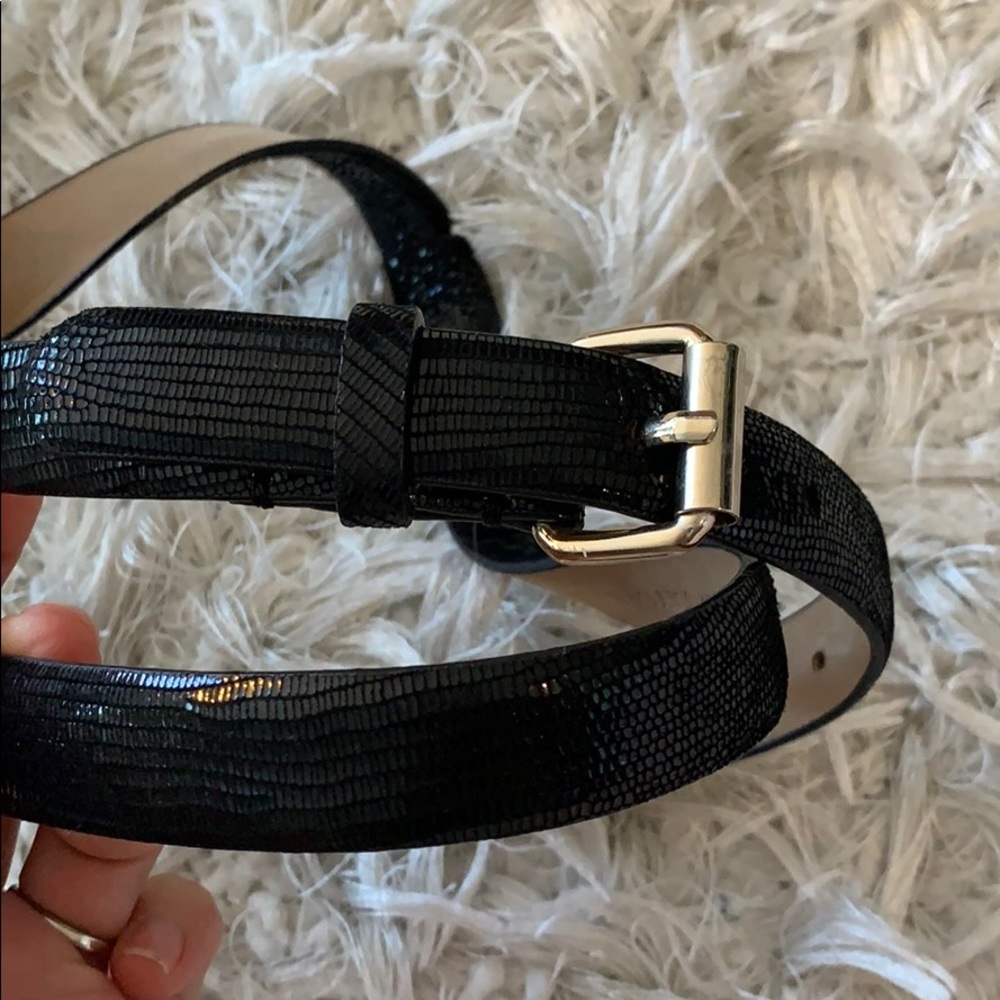 Ann Taylor black/gold leather belt